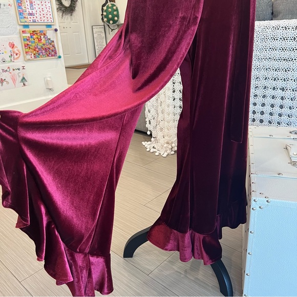 Circa 2000s Betsey Johnson Ruffled Bell Bottom Jumpsuit Size 4 - Picture 5 of 7